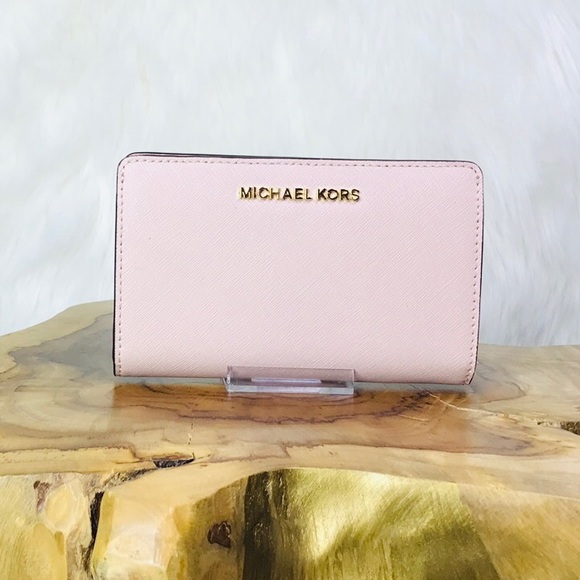 Michael Kors Handbags - Michael Kors Jet Set Travel Slim Bifold Wallet
